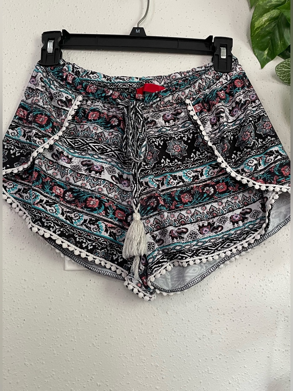 Boho Tassel Print Shorts Size M | Resort Beach Festival Summer - Picture 2 of 9